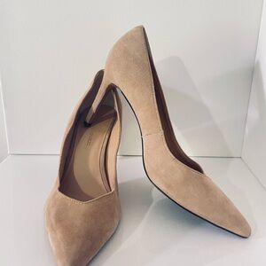 Banana Republic Cream Suede Heels